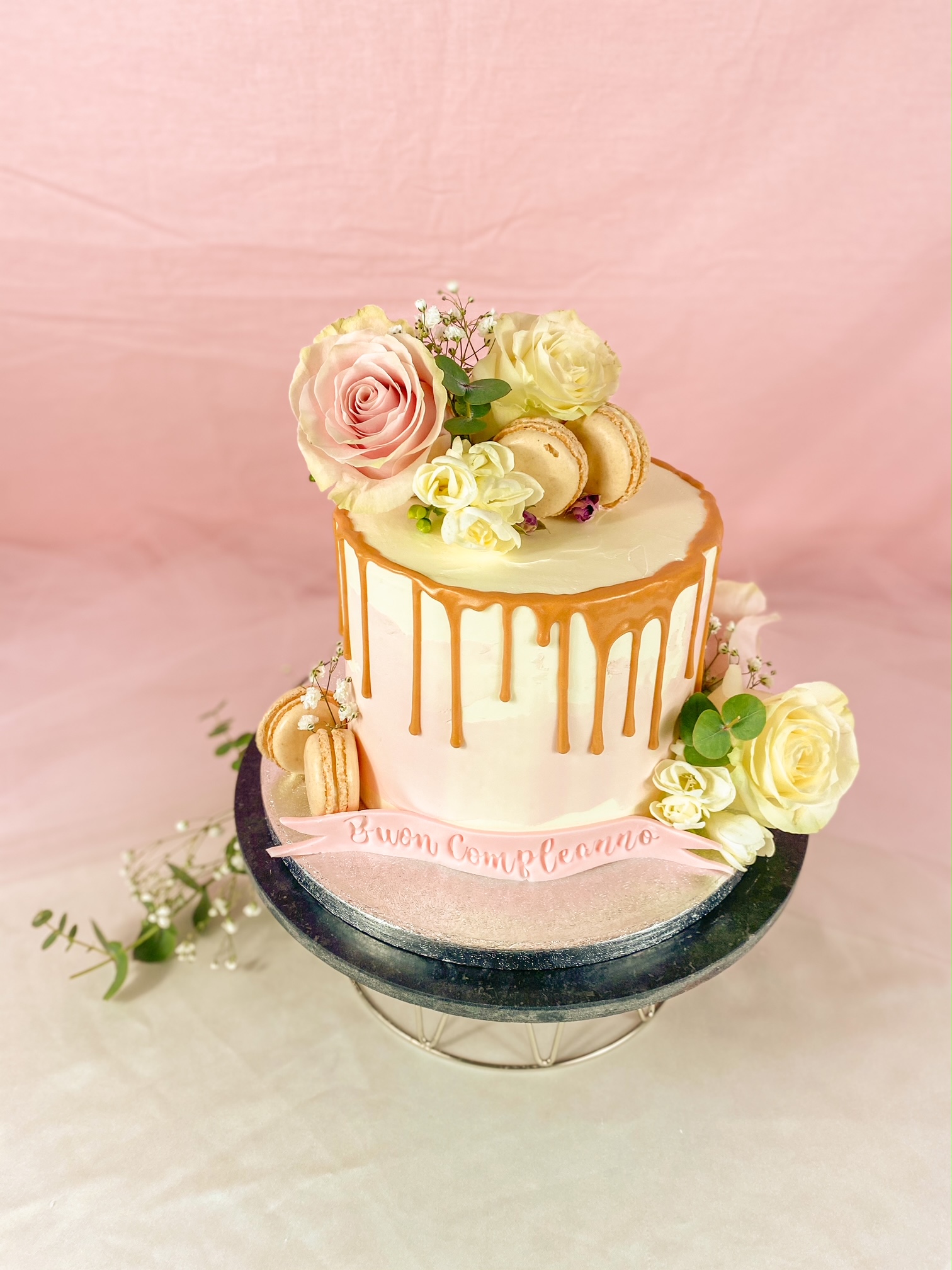 Cake Design Complenno Drip Oro e Rosa dettaglio