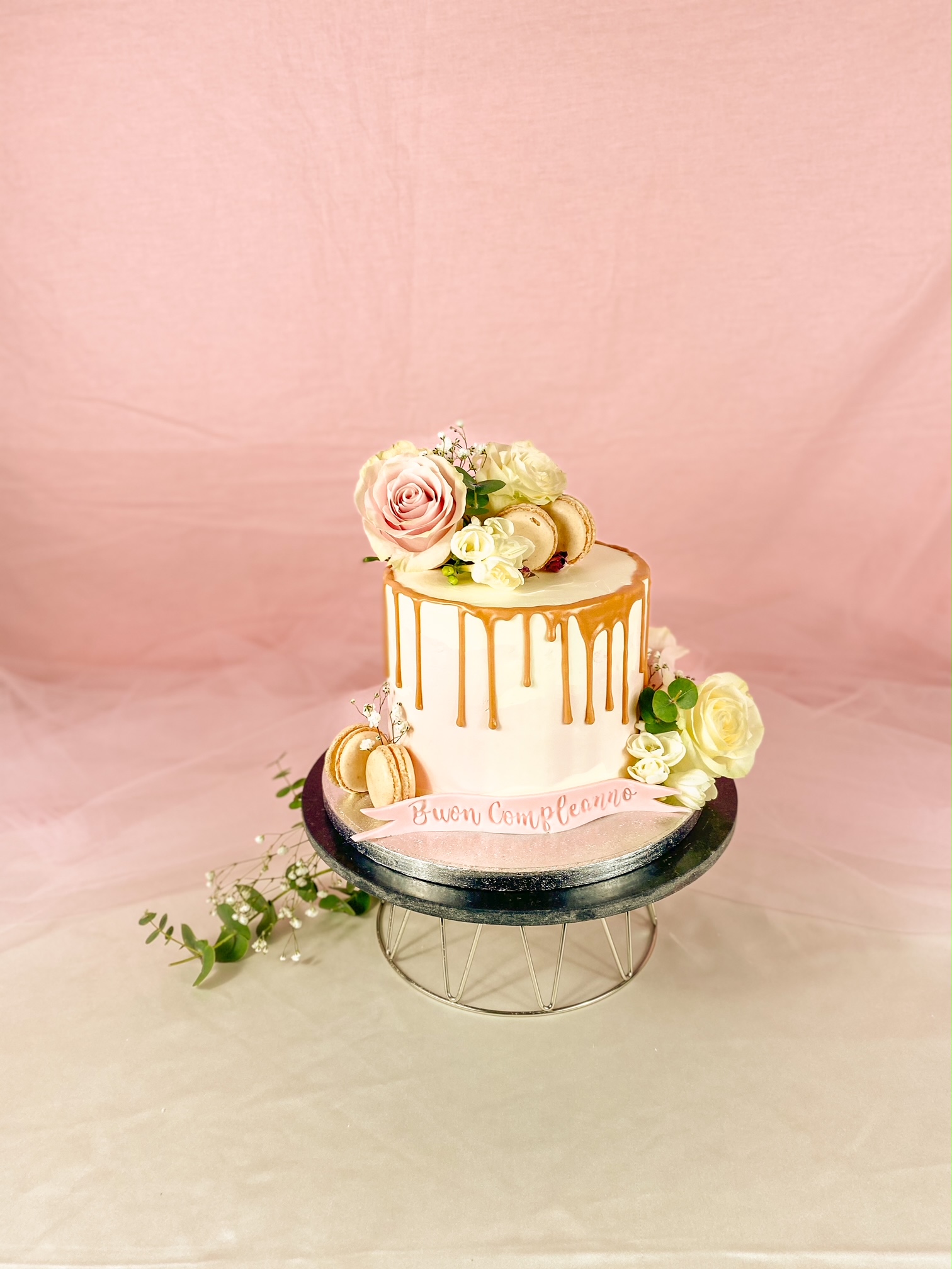 Cake Design Complenno Drip Oro e Rosa