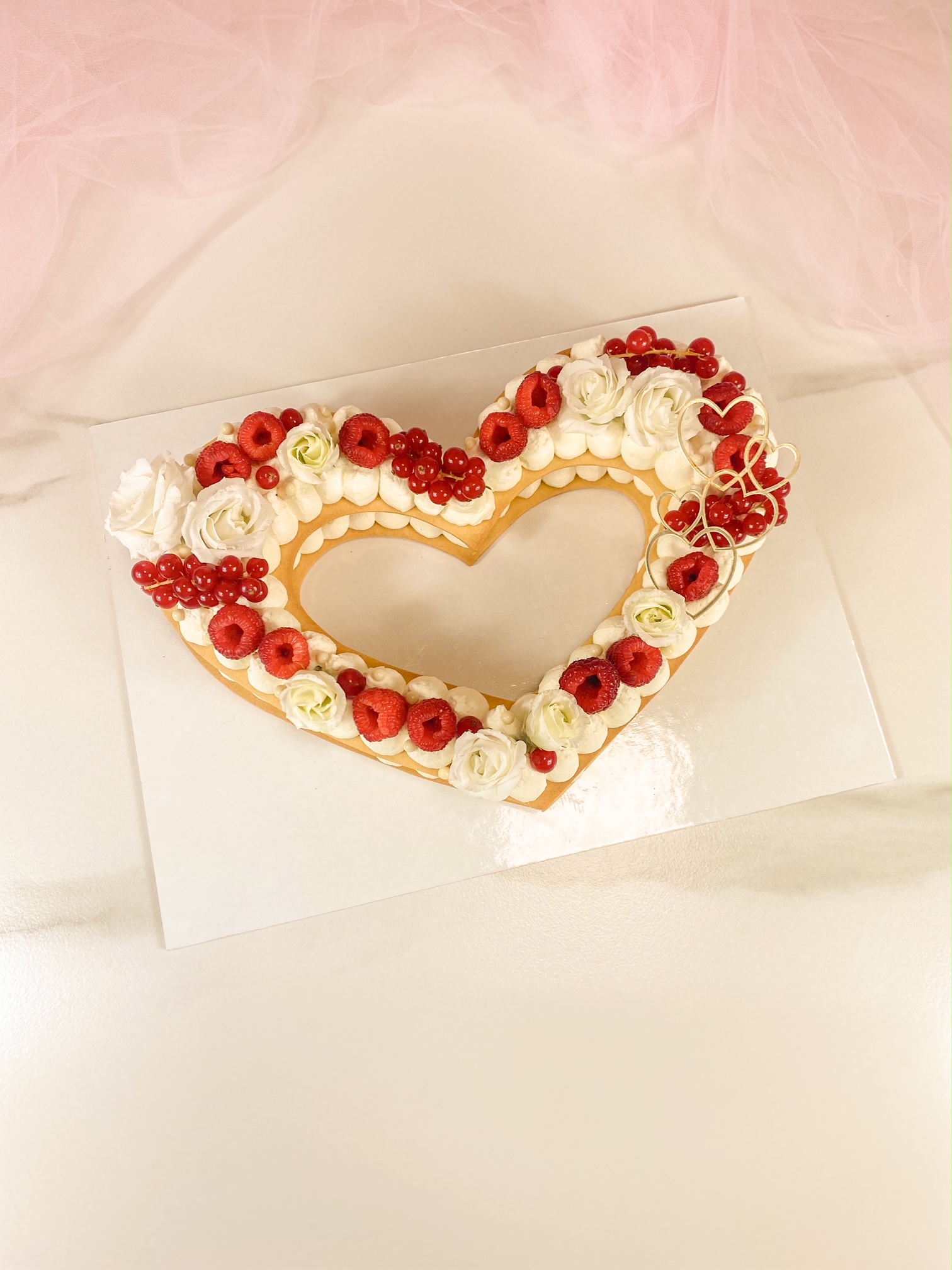 Torta Crema Tart a forma di cuore bianca